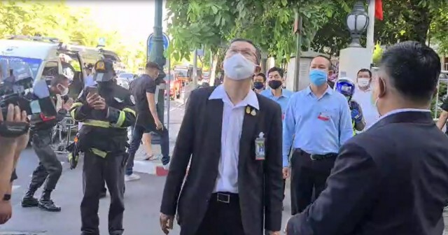 ป้าชาวสระแก้วปีนต้นไม้ร้องนายกปมที่ดิน