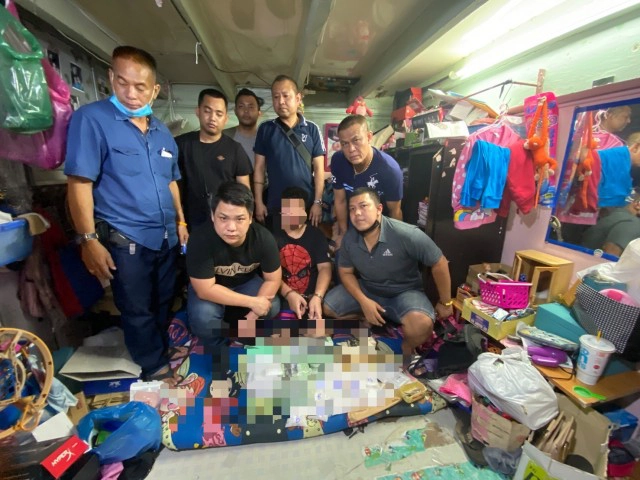 รวบ'แก๊งหนุ่มสาว' ค้ายากลางกรุง