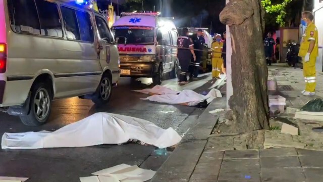 เหยื่อ 2 เยาวชนซิ่งจยย.พุ่งชน... โศกสลด! ญาติทยอยรับศพ