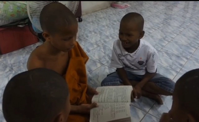 "น้องน็อต - แม่" เข้าวัดหัดท่องตำรา-อบรมวินัยสามเณร