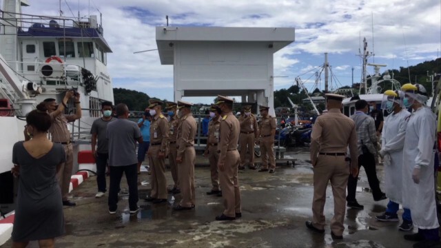 ทัพเรือภาค3 เร่งตามหา 4 ชาวประมงพื้นบ้านเรือล่ม!!