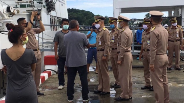 ทัพเรือภาค3 เร่งตามหา 4 ชาวประมงพื้นบ้านเรือล่ม!!