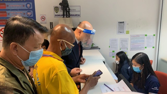 "ตลกหน้าผี - อดีต ผจก.ยอดรัก" ร้องปอท.โดนแฮกเฟซบุ๊ก