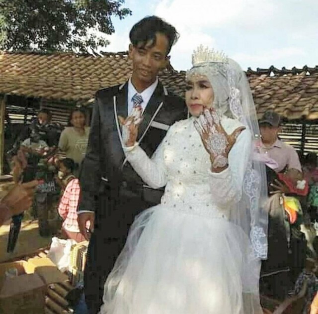 คุณยายวัย 65 แต่งกับลูกบุญธรรมวัย 24