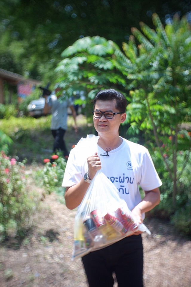 "เนชั่นทีวี" มอบถุงยังชีพผู้ป่วยติดเตียง อ.ท่าตะเกียบ จ.ฉะเชิงเทรา