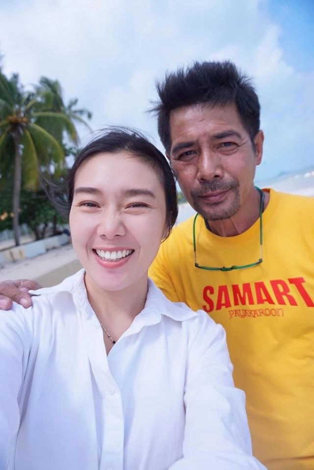 "สามารถ พยัคฆ์อรุณ" กับรักใหม่ แฟนเด็ก อายุห่าง 32 ปี