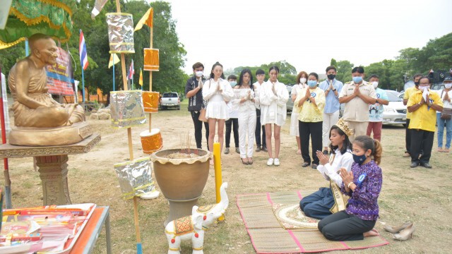 มิสแกรนด์ไทยแลนด์ ชวนสร้างศาลาปฏิบัติธรรมรูปเหมือนองค์หลวงปู่ทวด