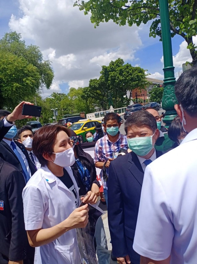 อย่าเปลี่ยนม้าเปลี่ยนแม่ทัพกลางศึกโควิด-19 จี้ย้าย นพ.ชาญชัยกลับ รพ.