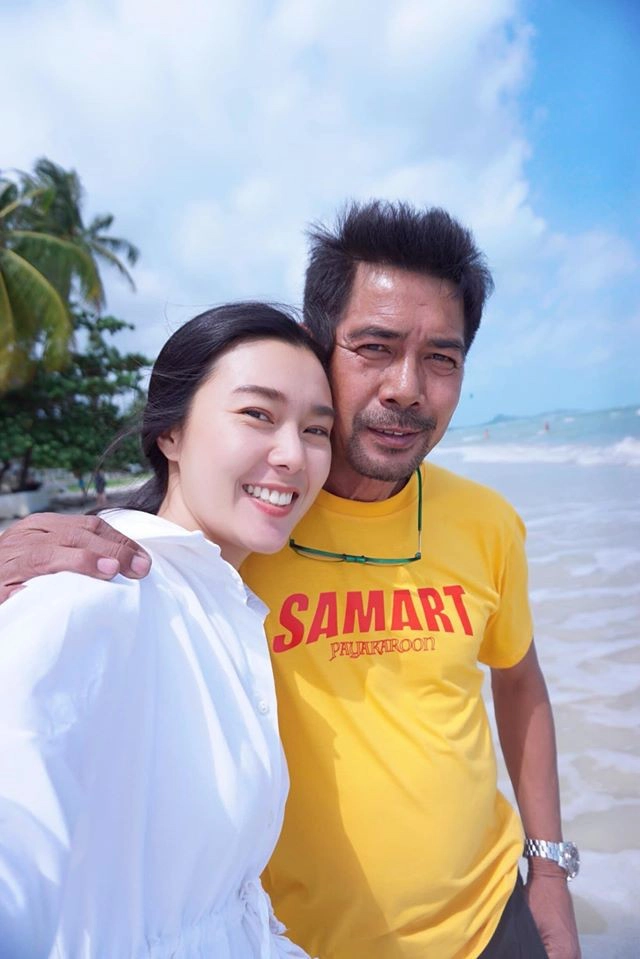 "สามารถ พยัคฆ์อรุณ" กับรักใหม่ แฟนเด็ก อายุห่าง 32 ปี