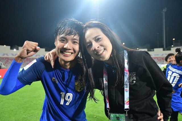 แข้งหญิงทีมชาติสดุดี" มาดามแป้ง"ฉากหลังลุยบอลโลก 2 สมัย
