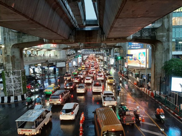 กรุงเทพฯอ่วม ฝนตกรถติด... หลายพื้นที่