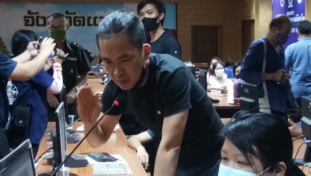 เดือด!! "ชาวแพร่" รุมสับ ทุบอาคาร "บอมเบย์เบอร์มา"  131 ปี