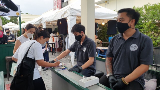 ปลดล็อคนั่งดื่มในร้าน"วันแรก"สุดฟินฯ