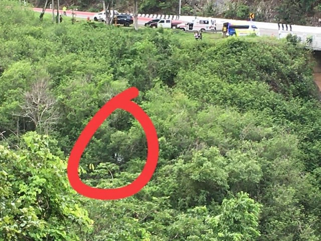 กระบะตกสะพานห้วยตอง คนขับรอดปาฏิหาริย์