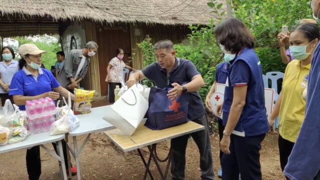 คนแพร่น้ำใจงาม ช่วยสาวโปแลนด์ กลับประเทศไม่ได้