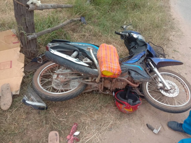 ลุงร้องตำรวจไล่จับคนร้าย ถูกรถชนอาการสาหัส ไร้เหลียวแล