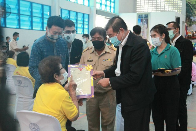 มท.2เดินหน้ามอบโฉนดฯ 66 แปลงให้ชาวลำพูน