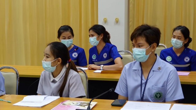 พยาบาลร่ำไห้ ถาม "หมอหนู" เป็นลูกจ้าง 10 ปี ทำไมไม่ได้บรรจุ?
