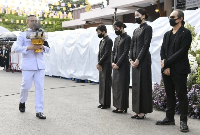 ร่วมส่ง "ตั้ว ศรัณยู" สู่ฟ้า... รวมภาพพิธีพระราชทานเพลิงศพ