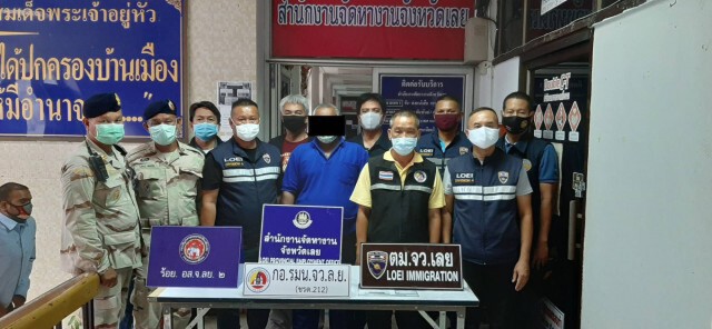 ตม.เลย รวบ 3 ต่างด้าว คาไซด์งานก่อสร้าง