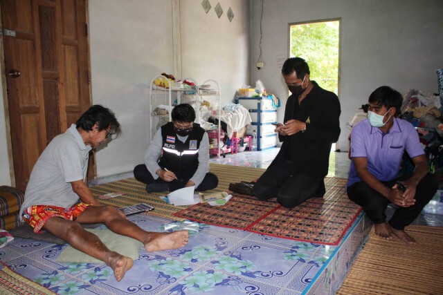 ลุงร้องตำรวจไล่จับคนร้าย ถูกรถชนอาการสาหัส ไร้เหลียวแล