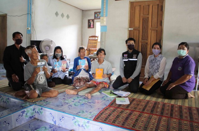 ลุงร้องตำรวจไล่จับคนร้าย ถูกรถชนอาการสาหัส ไร้เหลียวแล