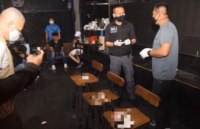 บุกผับดังรวบ96วัยรุ่นรวมตัวมั่วยาจัดปาร์ตี้วันเกิดพบฉี่ม่วง23คน