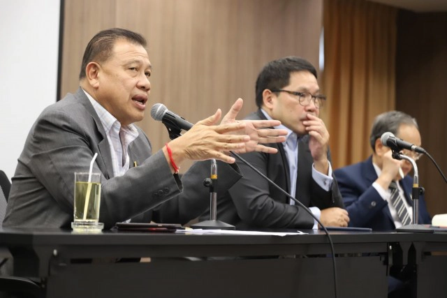 "วิรัช" ส่งเทียบเชิญ "บิ๊กป้อม" ขึ้นแท่นหน.พปชร.