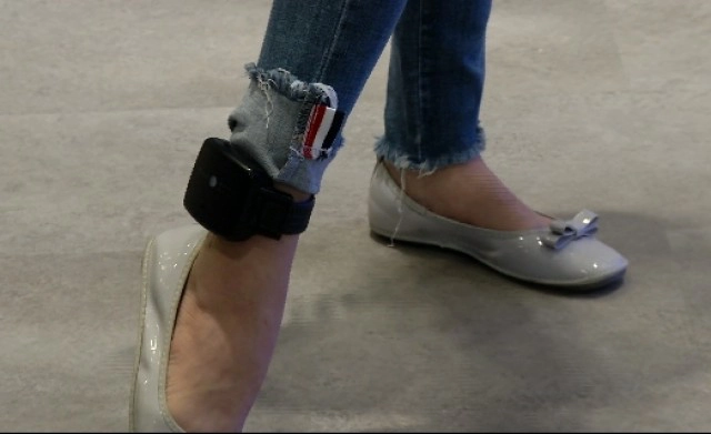 เอมมี่ เฮ!! ได้ปลดกำไล EM แล้ว เจ้าตัวปล่อยโฮขอโอกาสในวงการบันเทิงหาเงินใช้หนี้