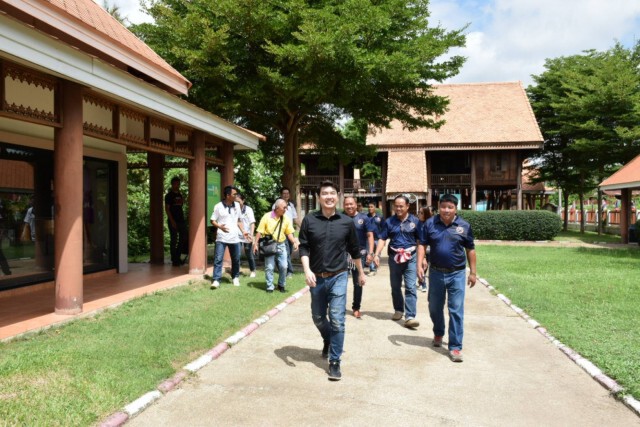 ปิยบุตร เดินสายอีสาน เปิดตัวผู้สมัครนายก อบจ.มุกดาหาร
