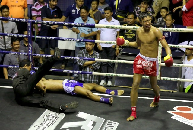 "จ้าวมวยไทย"เวทีอ้อมน้อยฝันค้าง– เลื่อนชก ขยับเป็นต้นก.ค.