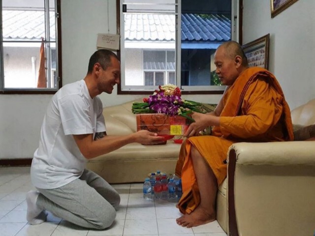 "เจสัน ยัง"  สึกแล้วหลังบวชรอบที่สาม เผยได้พบ ญาติที่ตามหามานานกว่า 30 ปี
