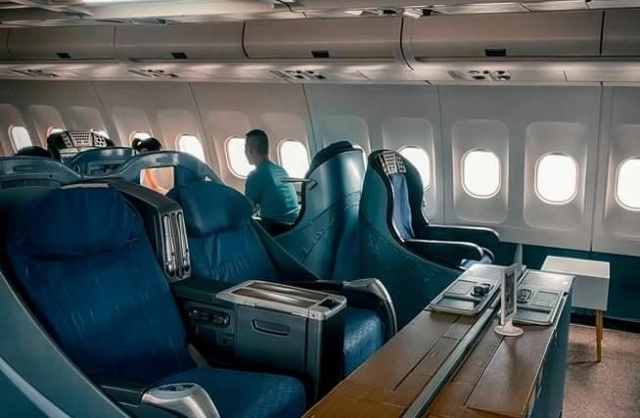 "คาเฟ่- Airbus 330" Coffee War