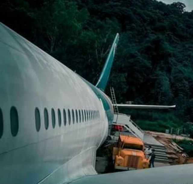 "คาเฟ่- Airbus 330" Coffee War