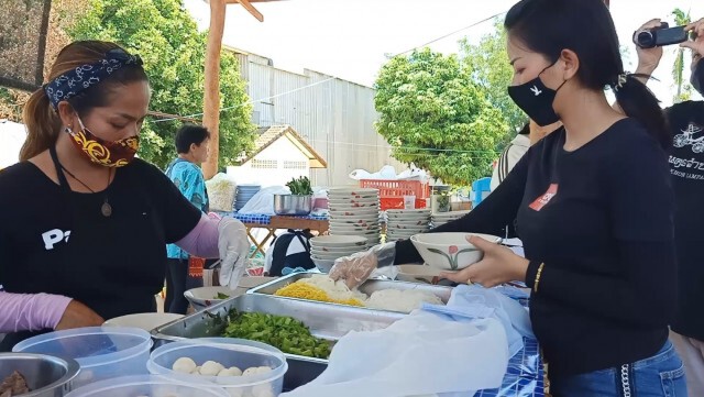 "มันส์ปาก" ก๋วยเตี๋ยวเรือ 10 บาท! เมืองสองแคว ฝ่าโควิด-19
