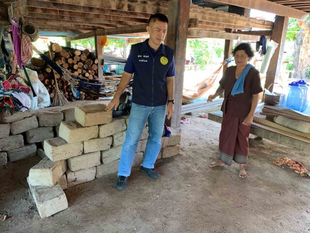 ช้างเผือกในป่าใหญ่  ออเดอร์สั่งน้องเอิร์ธวาดภาพพุ่งวันเดียว 20 ภาพ