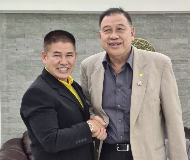 "บิ๊กป้อม" ชู "วิรัช-ธรรมนัส" ทหารเอกการเมือง