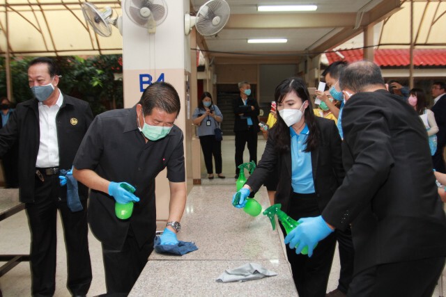ปลอดโควิด! กปน.ล้างถังพักน้ำโรงอาหาร- ตู้กดน้ำ ก่อนเปิดเรียน