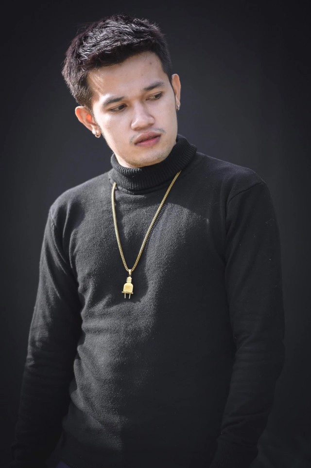 "อยากเป็นลูกเขย" สะท้านวงการเพลงลาว-ไทย ยอดพุ่ง 20 ล้านวิว!