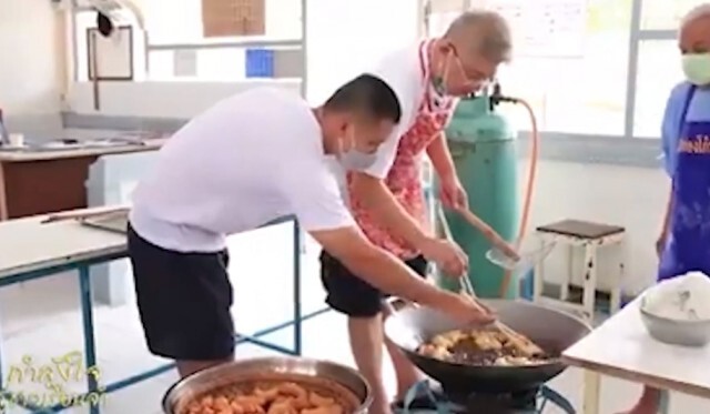 "สรยุทธ" เรียนทำปาท่องโก๋ 100 ล้าน! ของโปรด ในเรือนจำ (มีคลิป)