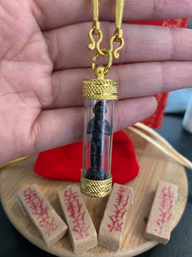 คนดังร่วมโปรโมท -ขายออนไลน์ ทำ"ไอ้ไข่" กระแสแรง