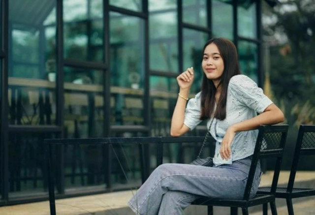 "อยากเป็นลูกเขย" สะท้านวงการเพลงลาว-ไทย ยอดพุ่ง 20 ล้านวิว!