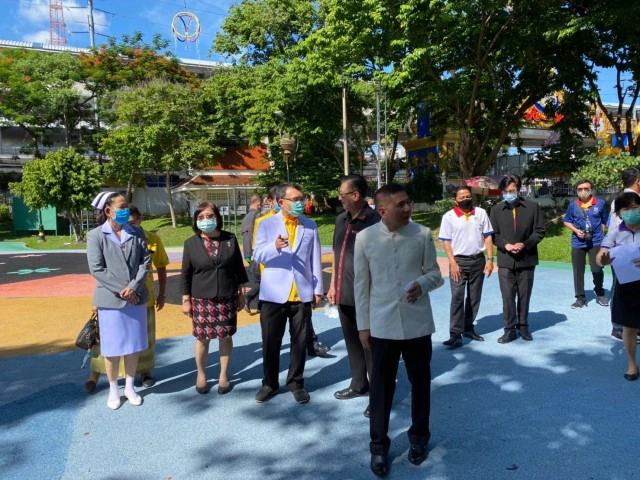 ผู้ว่านนท์ตรวจพื้นที่ออกกำลังกาย เทศบาลนครนนทบุรี ติดตั้งกล้องวงจรปิดเพิ่ม