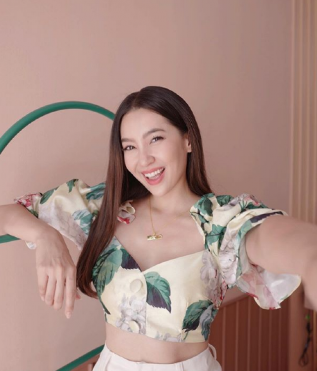 "เบลล่า" ทำบุญบ้านสวน "เวียร์"ร่วมยินดี