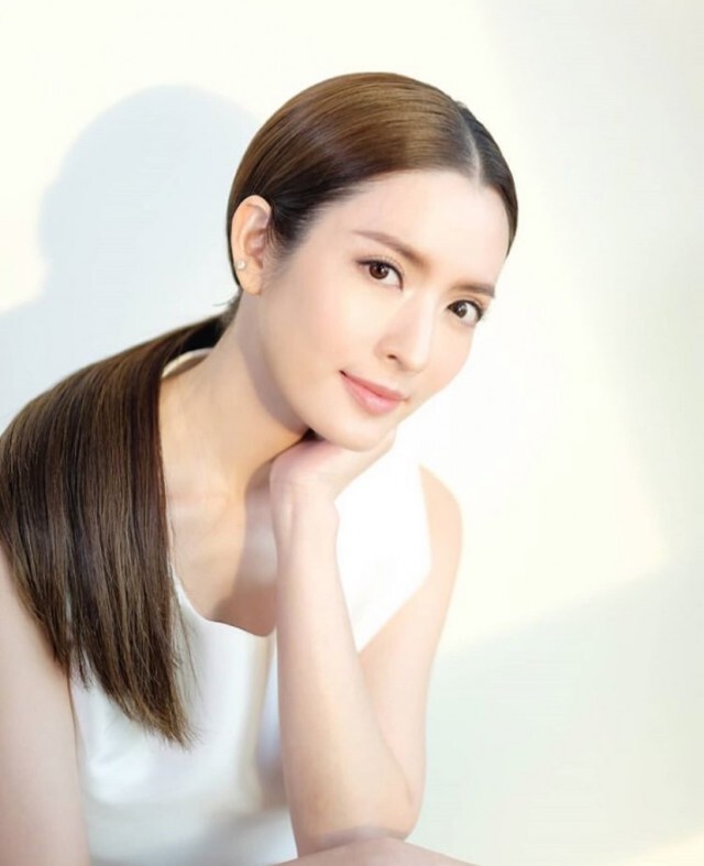 ‘แอฟ ทักษอร’ เฉลยแล้วใครคือเจ้าของดอกไม้ช่อโต