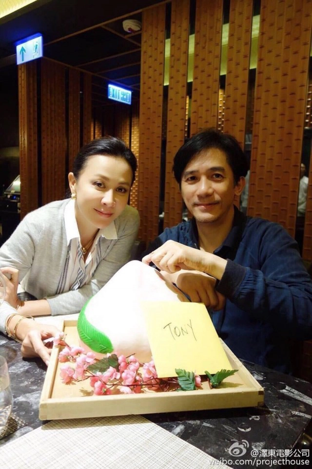 Happy Birthday "เหลียงเฉาเหว่ย"  58 ปี โชว์สเก็ตสุดพริ้ว!