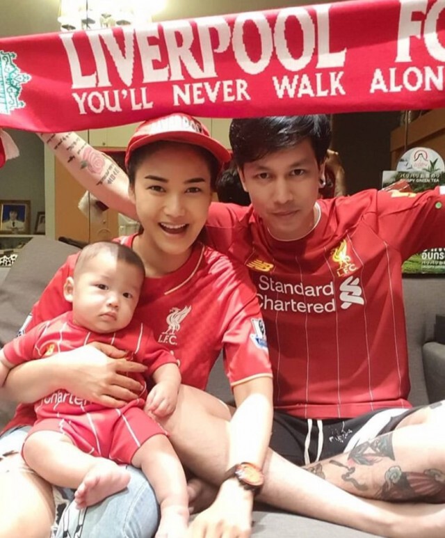 "ชมพู่ ก่อนบ่าย" สุดแฮ๊ปปี้สามีหอบเงินปึกใหญ่ให้ เป็นของขวัญ