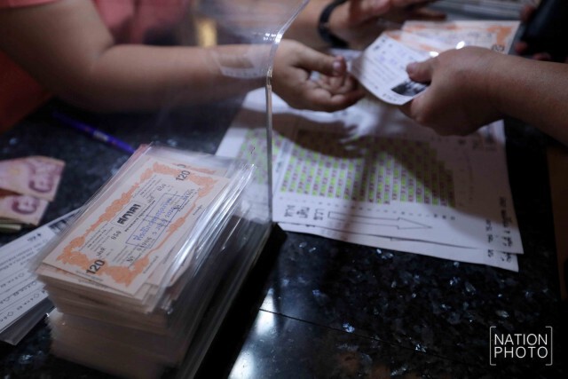 แห่ซื้อตั๋วอำลา "สกาลา" ปิดตำนาน 51 ปี ราชาโรงหนังแห่งสยาม