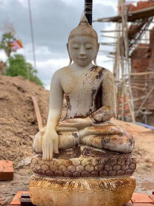 ขุดพบพระพุทธรูปหินอ่อนองค์ขาวอายุ 360 ปี ยุคสมัยรัตนปุระอังวะ