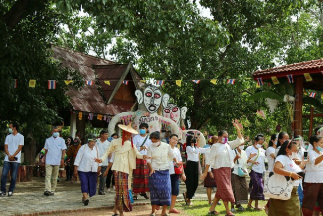 ชาวด่านซ้าย ร่วมงานสืบสานประเพณี บุญหลวงผีตาโขน
